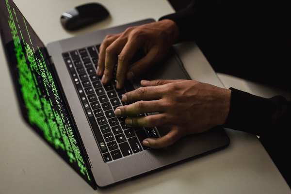 South African businesses urged to take 'zero trust' approach for defence against cyberattacks. (Credit: Pexels)